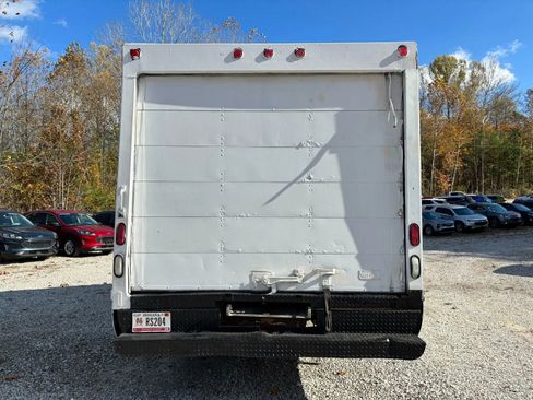 Used 2003 Ford E-350 and Econoline 350 Super Duty image 4