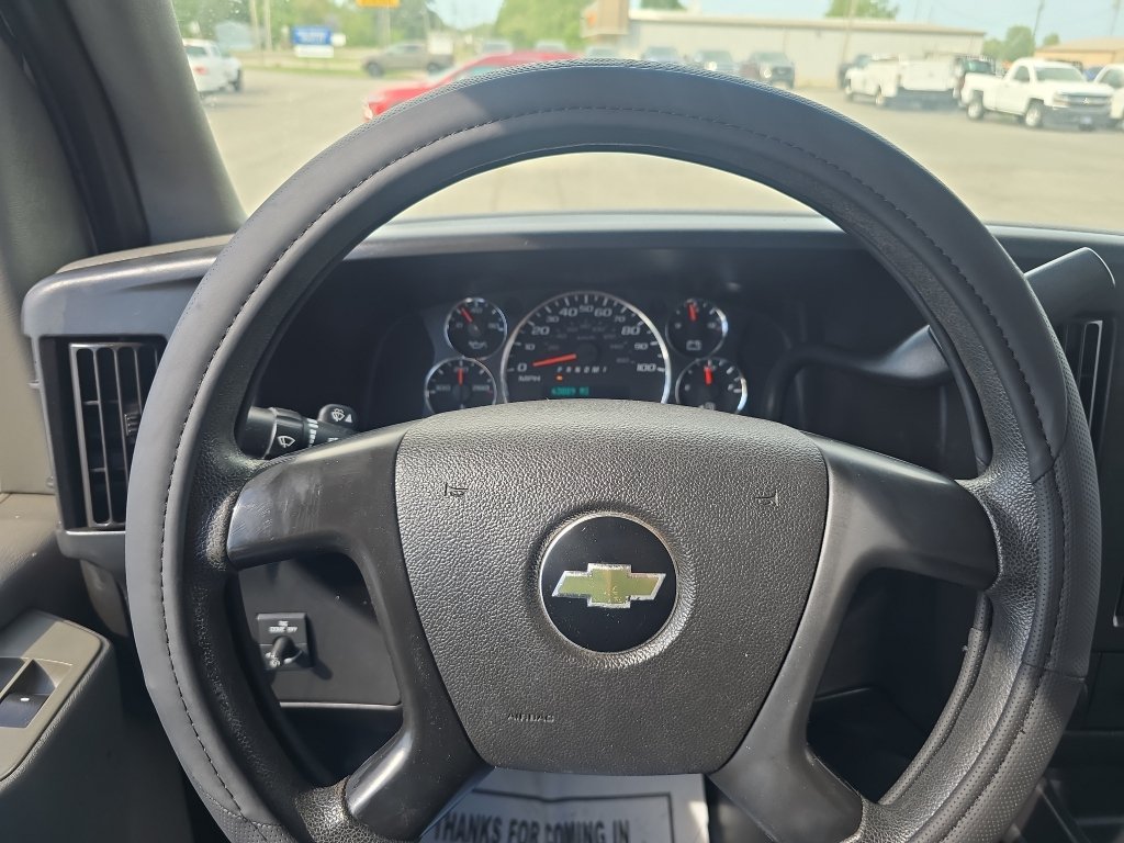 Used 2014 Chevrolet Express 2500 RWD image 18