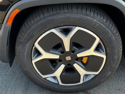 Used 2023 Rivian R1S Adventure AWD/4WD image 24