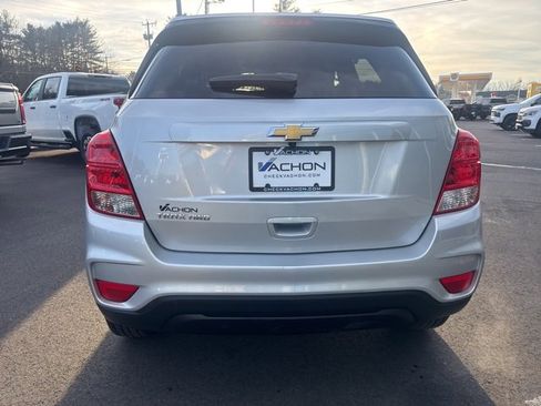 Used 2022 Chevrolet Trax LS w/ Tint and Cruise Package image 4