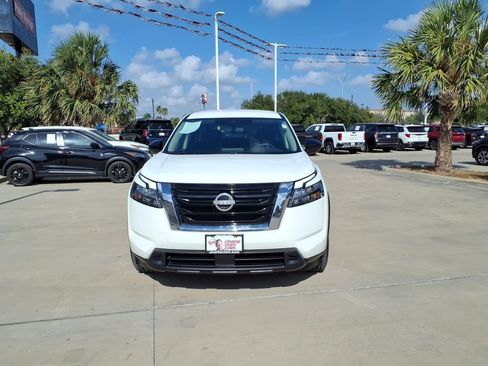 Used 2023 Nissan Pathfinder S FWD image 9
