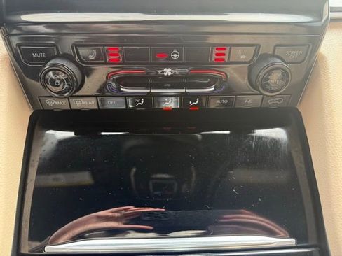 Used 2024 Jeep Grand Cherokee Limited image 26