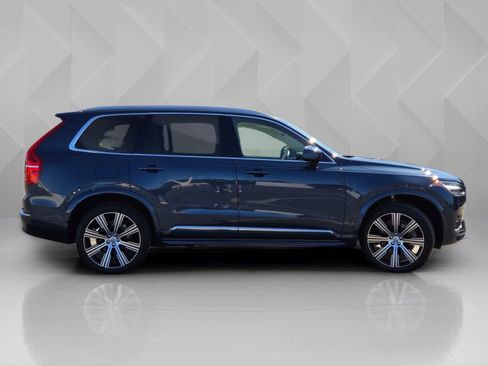 Certified 2025 Volvo XC90 T8 Plus w/ Protection Package Premier AWD/4WD image 11