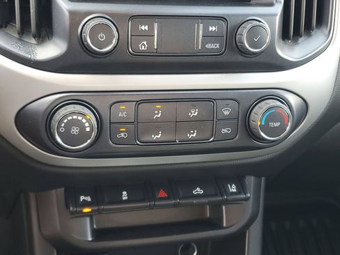 Used 2022 Chevrolet Colorado LT w/ Fleet Safety Package RWD image 18