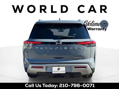 Used 2025 Nissan Pathfinder Platinum image 14
