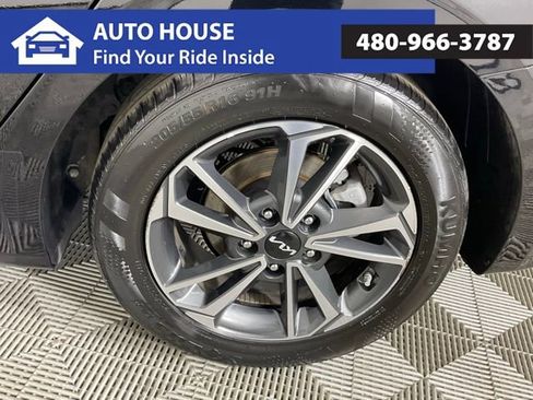 Used 2024 Kia Forte LXS FWD image 9