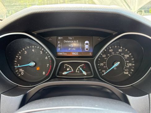 Used 2016 Ford Focus SE w/ Equipment Group 201A FWD image 21
