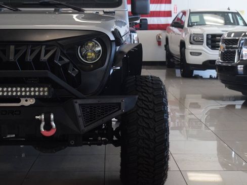 Used 2020 Jeep Wrangler Unlimited Sport AWD/4WD image 51
