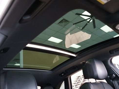 Used 2018 Porsche Macan image 9