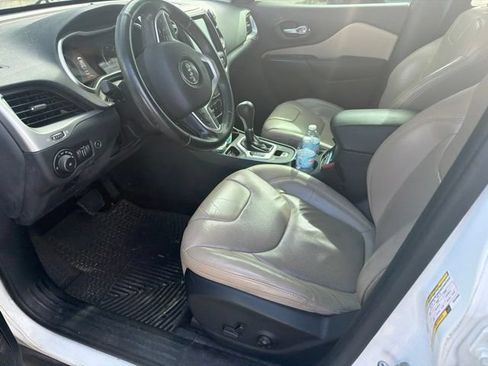 Used 2016 Jeep Cherokee Limited w/ Luxury Group FWD image 5