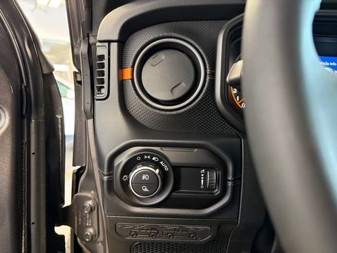 Used 2026 Jeep Gladiator Mojave AWD/4WD image 20
