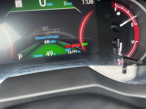 Used 2025 Toyota RAV4 XLE image 40