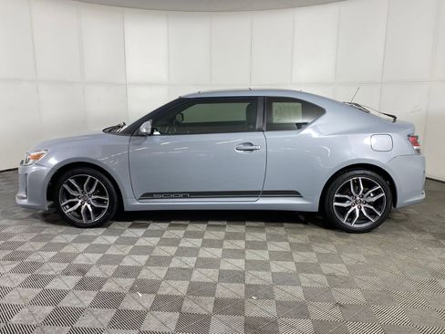 Used 2016 Scion tC image 2