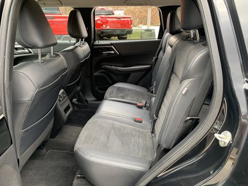 Used 2022 Mitsubishi Outlander SE image 26