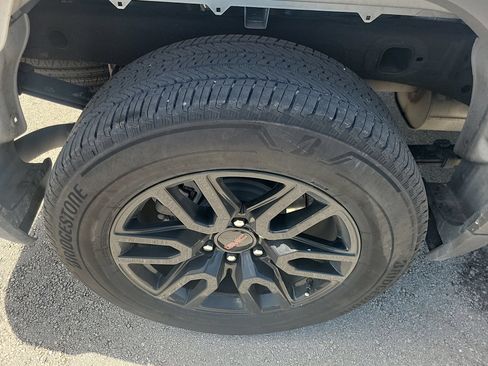 Used 2023 GMC Sierra 1500 Elevation RWD image 9