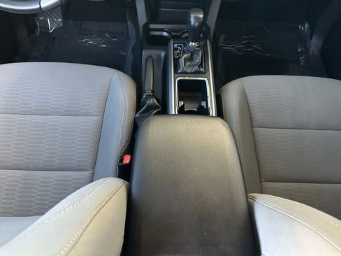 Used 2018 Toyota Tacoma SR5 image 21