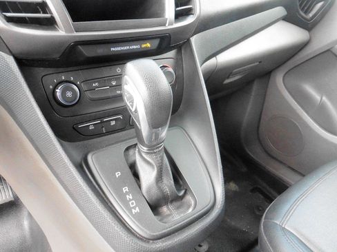 Used 2022 Ford Transit Connect XL image 9