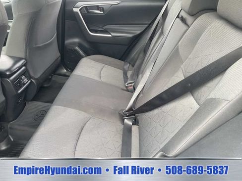 Used 2021 Toyota RAV4 XLE w/ Protection Package (TMS) AWD/4WD image 16