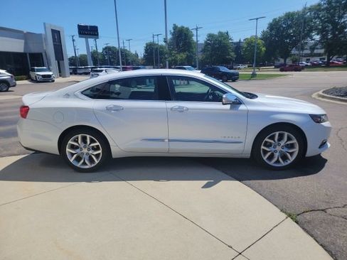 Used 2016 Chevrolet Impala LTZ FWD image 2