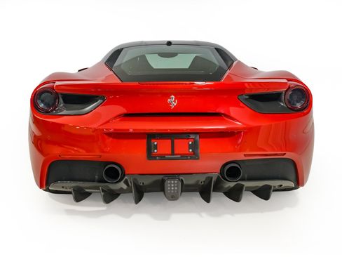 Used 2018 Ferrari 488 GTB RWD image 8