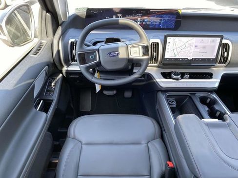 New 2025 Ford Expedition Max Active image 10