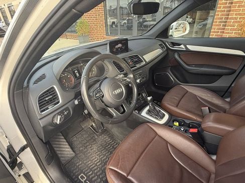 Used 2018 Audi Q3 2.0T Premium Plus w/ Premium Plus Package image 19