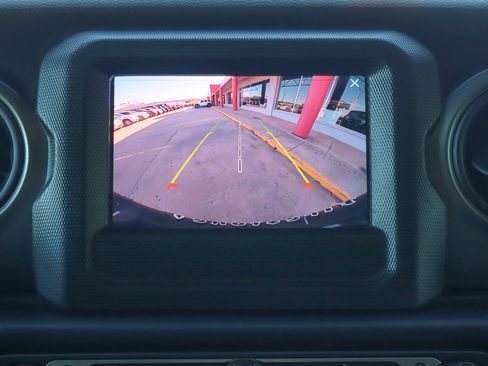 Used 2023 Jeep Wrangler Unlimited image 12