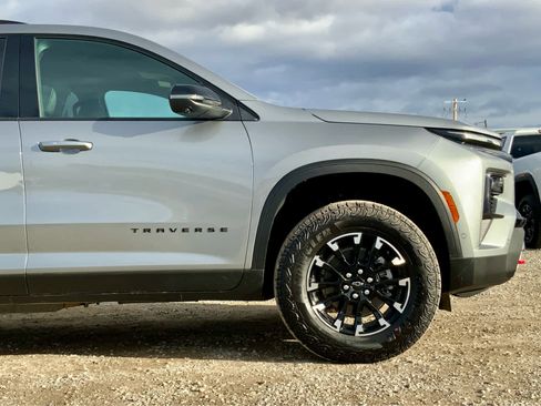 New 2026 Chevrolet Traverse Z71 w/ Enhanced Driving Package image 10