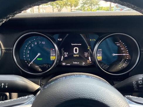 Used 2022 Jeep Wrangler Unlimited Sahara AWD/4WD image 18
