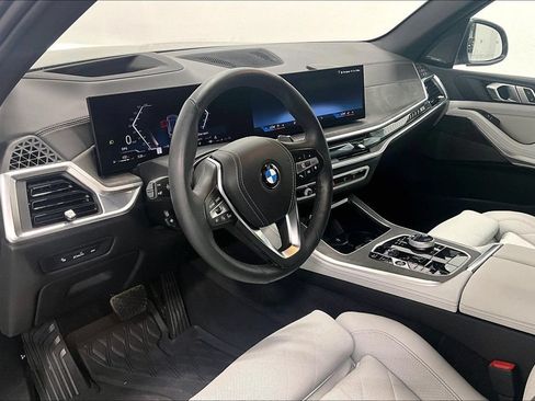 Used 2026 BMW X5 sDrive40i w/ Executive Package RWD image 13