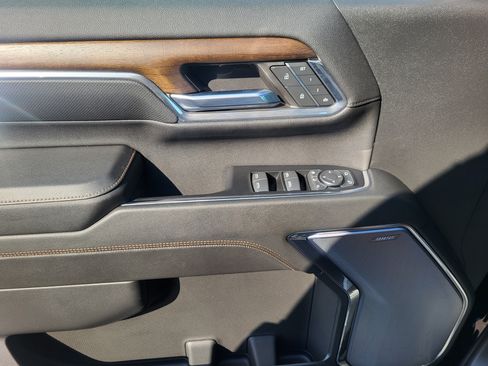 Used 2024 Chevrolet Silverado 2500 High Country w/ High Country Premium Package AWD/4WD image 19