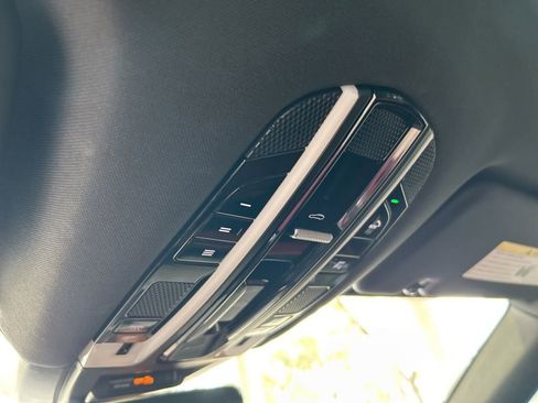 Used 2022 Porsche Cayenne w/ Premium Package Plus image 43