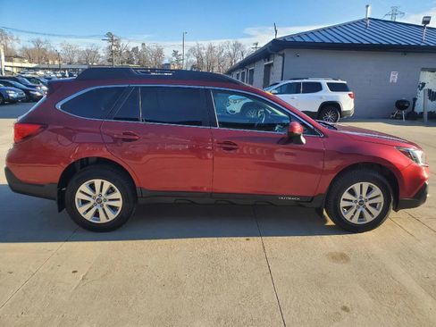 Used 2019 Subaru Outback 2.5i Premium image 7