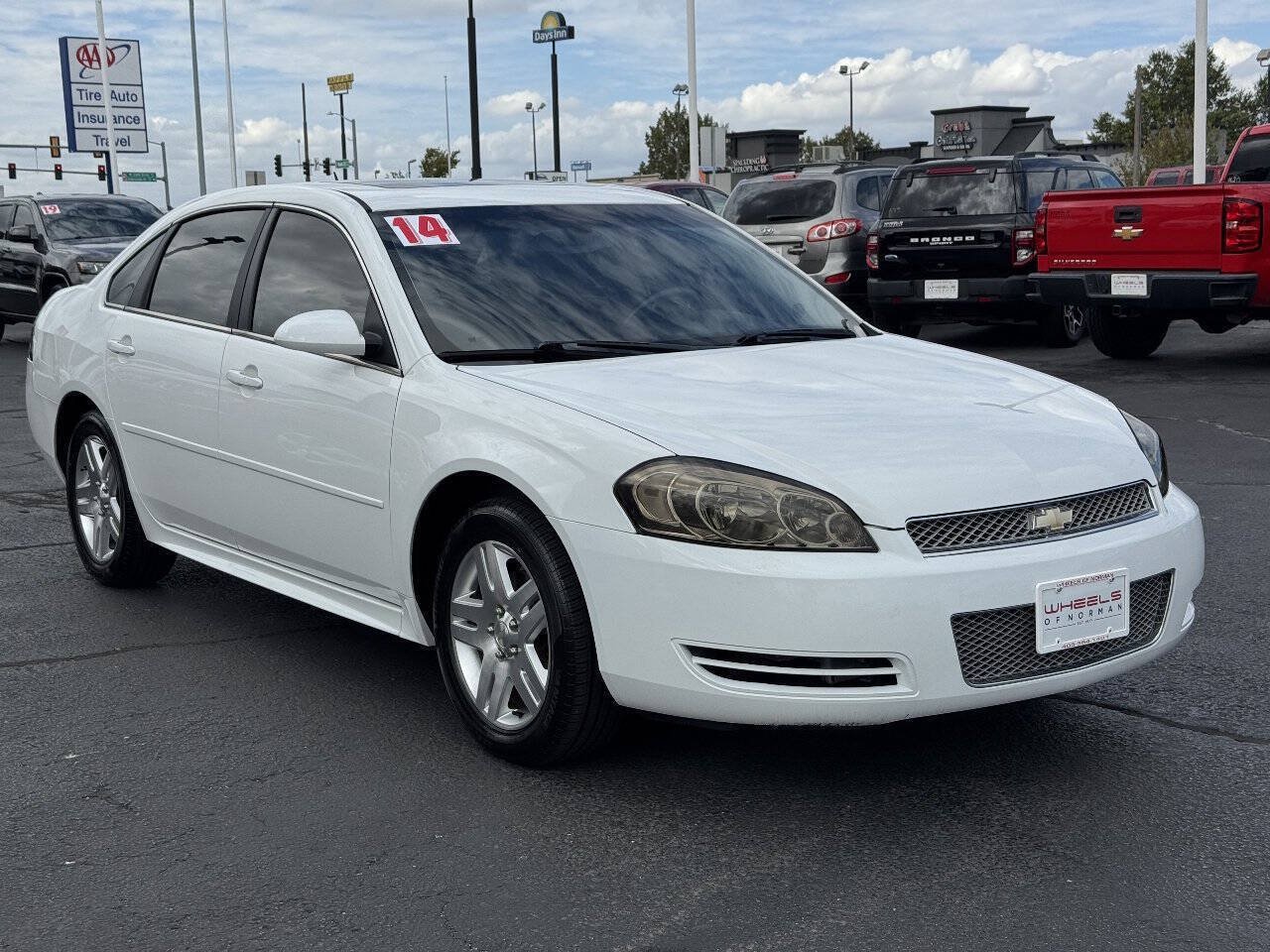 Used 2014 Chevrolet Impala LT w/ LT Sunroof Package FWD image 3