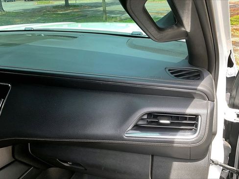 Used 2023 GMC Yukon XL AT4 w/ AT4 Premium Package AWD/4WD image 23