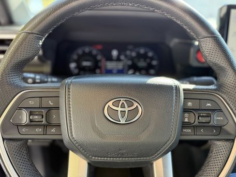 Certified 2024 Toyota Tacoma TRD Off-Road image 34