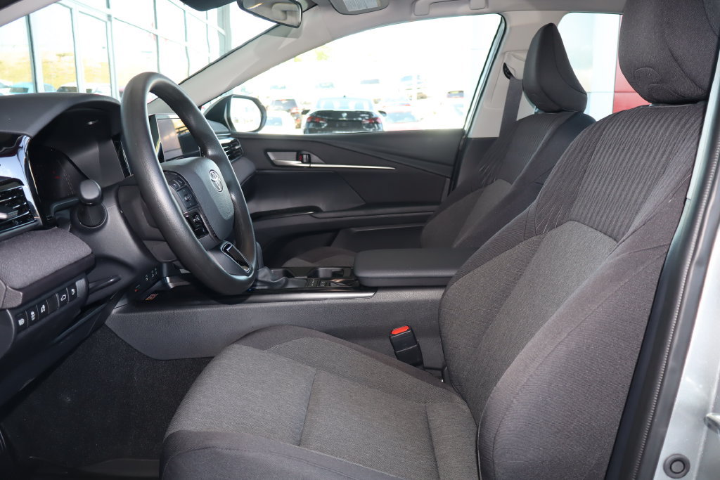 Used 2026 Toyota Camry LE FWD image 14