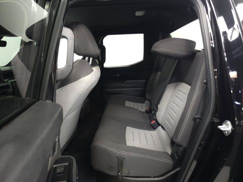 Certified 2024 Toyota Tacoma TRD Off-Road AWD/4WD image 5