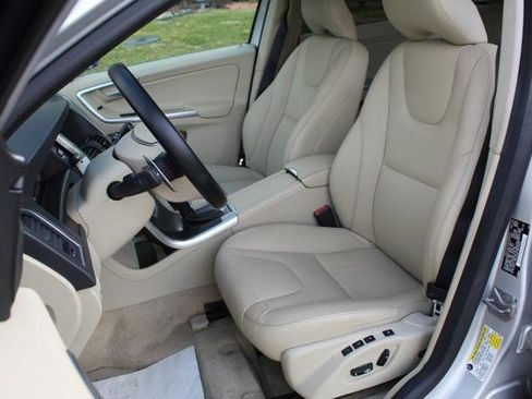 Used 2015 Volvo XC60 T6 image 10