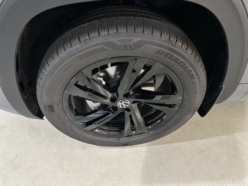 New 2026 Volkswagen Atlas Cross Sport SEL R-Line image 11