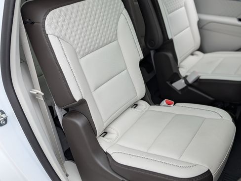 Used 2024 GMC Acadia Denali w/ Super Cruise Package image 22