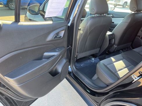 Used 2024 Chevrolet Trax LT image 32