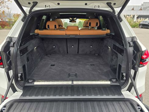 Used 2024 BMW X5 xDrive50e image 16