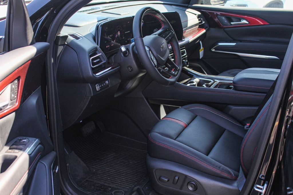 New 2026 Chevrolet Traverse RS w/ LPO, Floor Liner Package AWD/4WD image 21