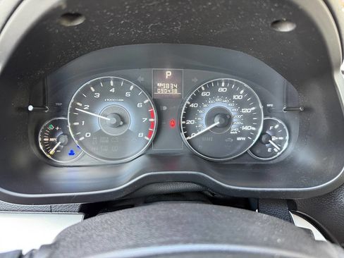 Used 2010 Subaru Legacy 2.5i Premium image 38