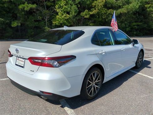 Used 2023 Toyota Camry XLE image 4