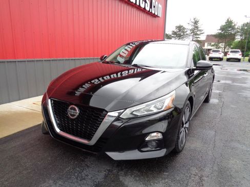 Used 2019 Nissan Altima 2.5 SV FWD image 1