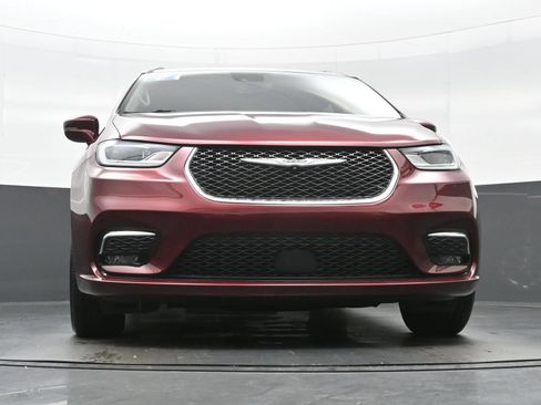 Used 2022 Chrysler Pacifica Touring-L AWD/4WD image 35