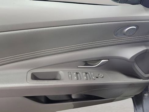 Used 2023 Hyundai Elantra SEL w/ Convenience Package image 7