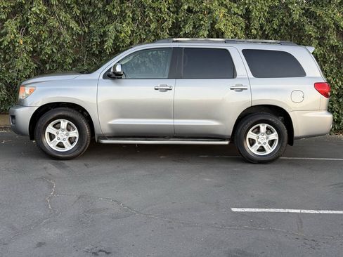 Used 2008 Toyota Sequoia Limited AWD/4WD image 5
